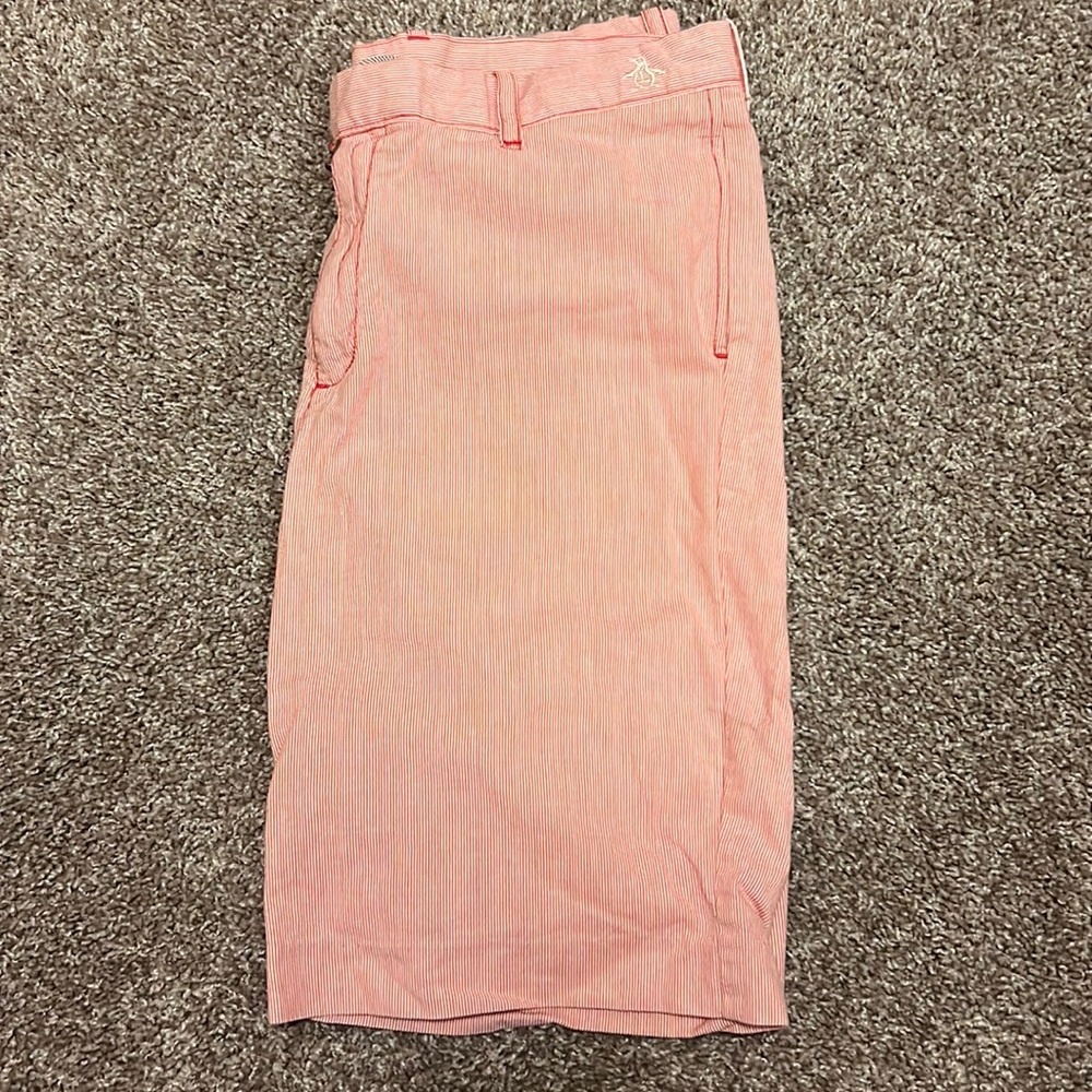 EUC size 34 mens original penguin red sear sucker shorts